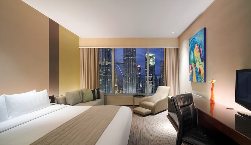 Traders Hotel-Traders Club Twin Towers View Room_7717